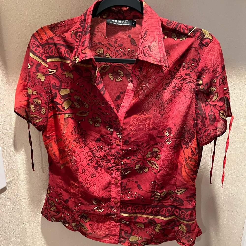 Tribal Blouse with Red and Gold floralish Pattern Size 8